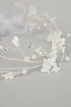 Accessorio con perle e strass
