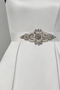 Cintura con strass e perle