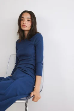Maglia con scollo a barchetta