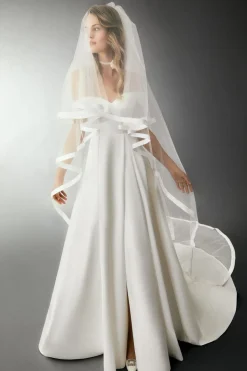 Velo in tulle con balza in raso