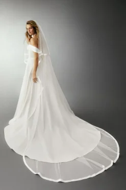 Velo in tulle con balza in raso